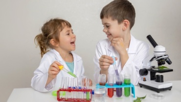 Open Play Friday: Spooky Science Lab